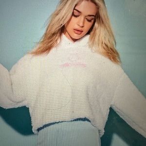 Women Hello kitty Limited Edition White Hoodie-NWT